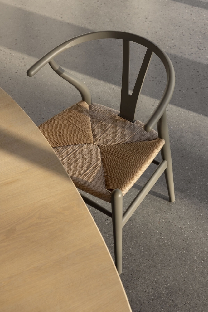 CH24 Wishbone Chair - Carl Hansen & Søn - Image 2