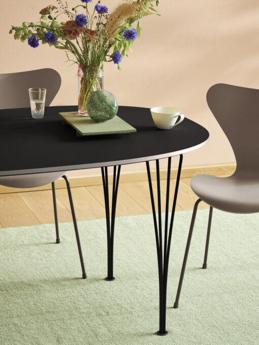 Superellipse™ Dining Table - Fritz Hansen - Image 4