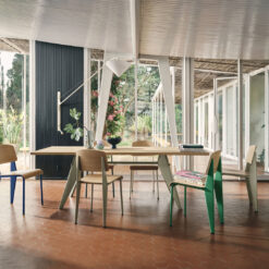 Alternative view of EM Table - Vitra