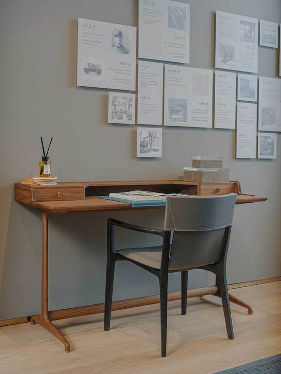 Isadora Chair With Arms - Poltrona Frau - Image 19