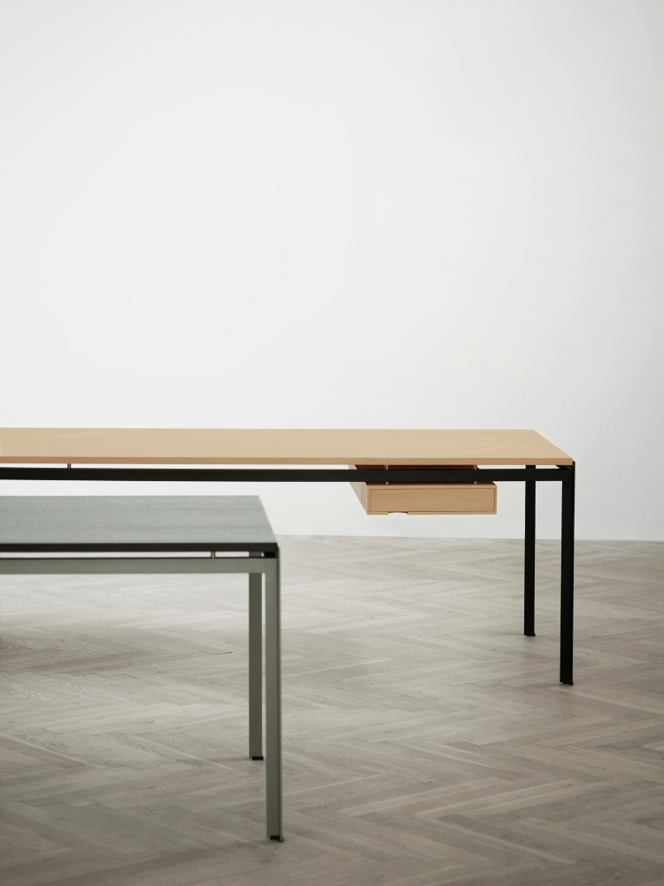 PK52A | Student Desk - Carl Hansen & Søn - Image 4